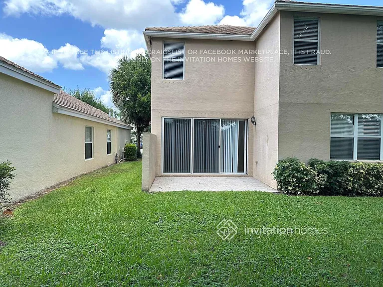 136 Canterbury Pl — Photo 12
