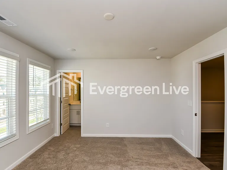 548 Hodge Rd — Photo 13