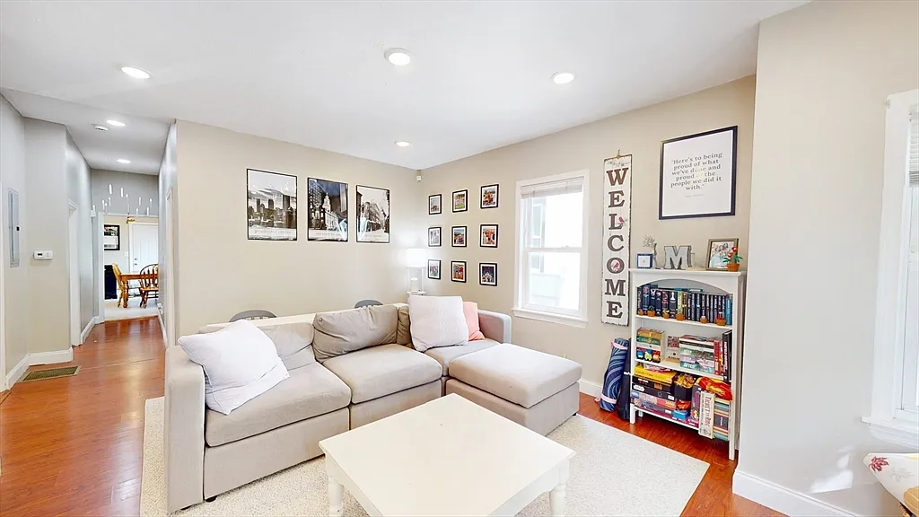3 bed, 1.0 bath, 964 sqft, $3,550 — Photo 1