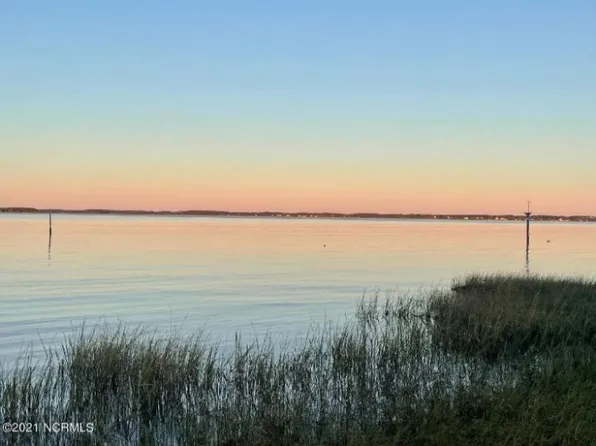 1508 Scotts Lndg, Morehead City, NC 28557