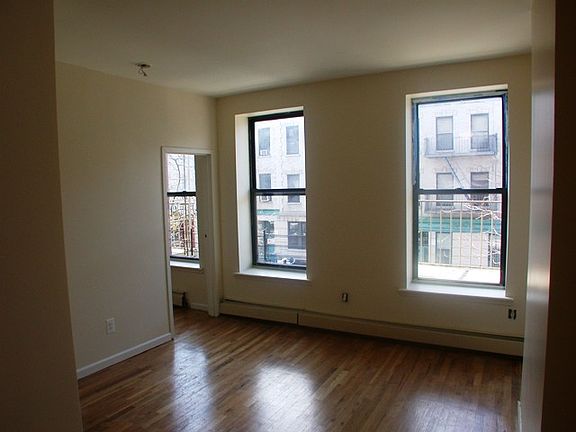 3rd image of 759 Franklin Ave APT 2B