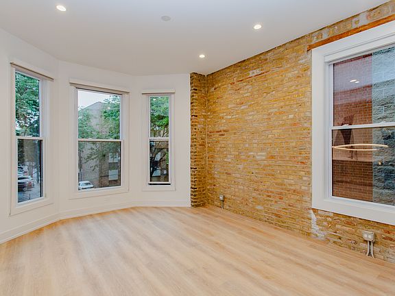 4th image of 618 W Wrightwood Ave #2F