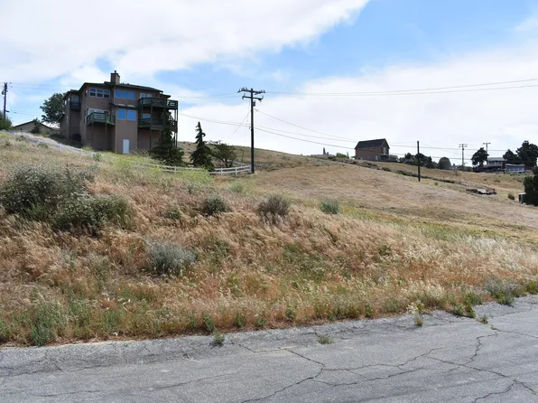 42624 Arrowrock Dr, Lake Hughes, CA 93532