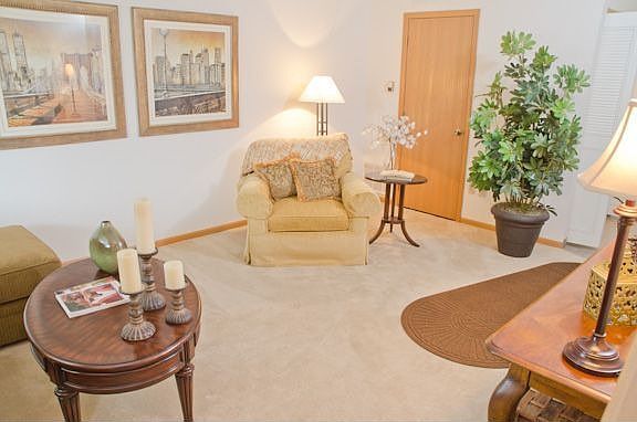 sawmillravine-livingrooma