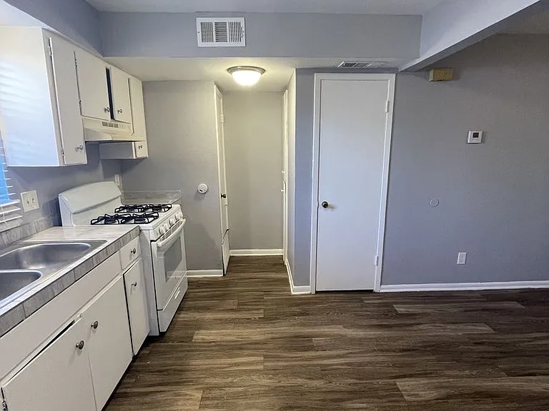 102 Club Dr — Photo 29