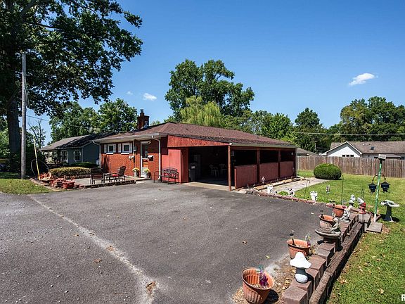 4th image of 608 1st St