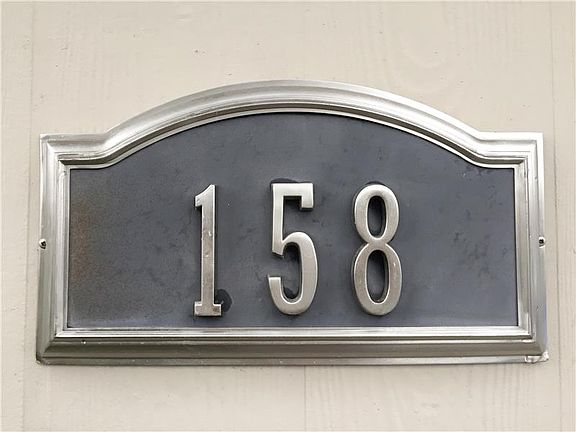 2nd image of 158 Sierra St