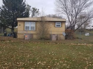 209 A St, Dickinson, ND 58601