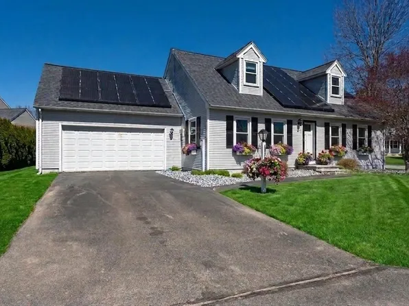 26 Juniper Wood Dr, Haverhill, MA 01832