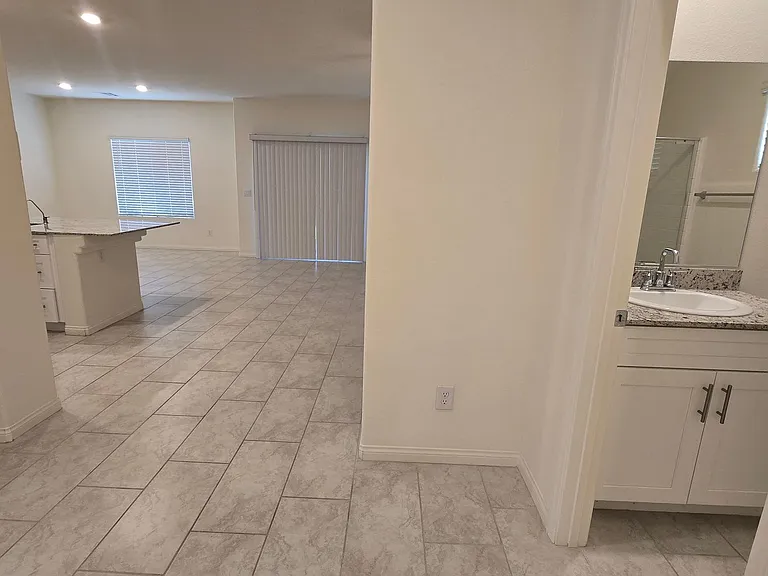 7647 Duran Harbor Ln — Photo 31