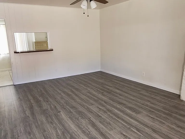 3839 Stevely Ave #4 — Photo 10