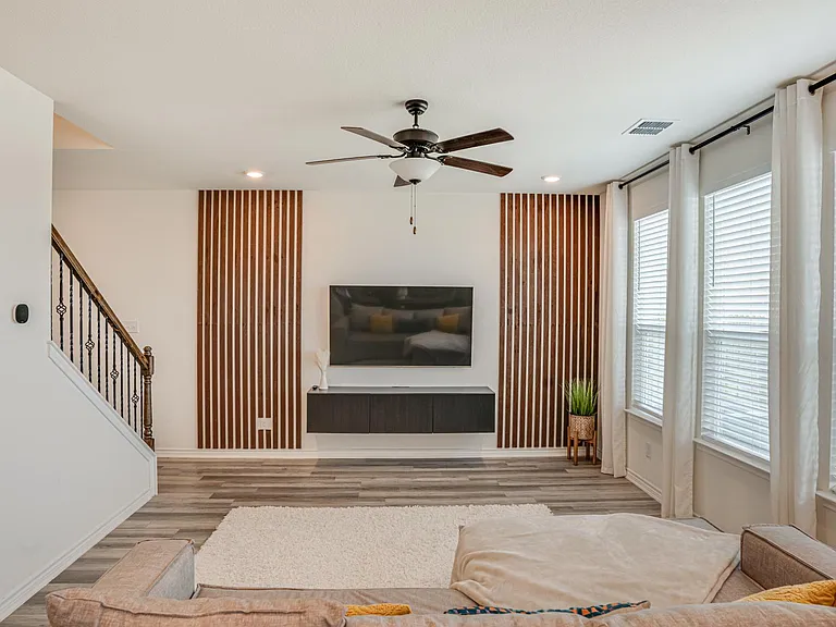 1806 Overlook Bnd — Photo 9