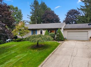 1374 Whitehall Dr, Mogadore, OH