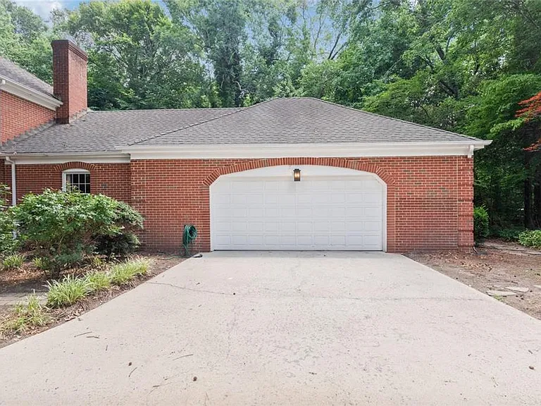 1433 Williams Cir — Photo 5