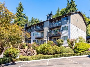 12717 NE 116th St APT D301, Kirkland, WA