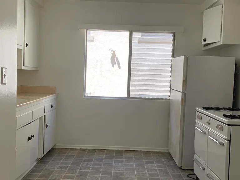 724 S Sycamore Ave #102 — Photo 17