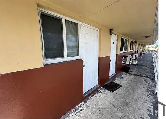 800 NW 11th Ave #5 — Photo 7