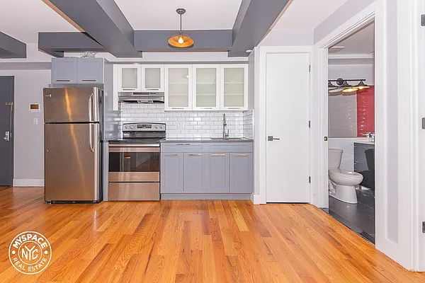 Rented by MySpaceNYC | media 33