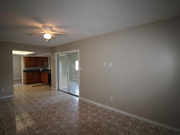 4th image of 5475 Suncreek Ct #3