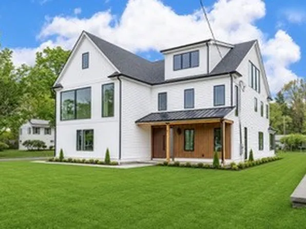 8 Liberty St, Natick, MA 01760