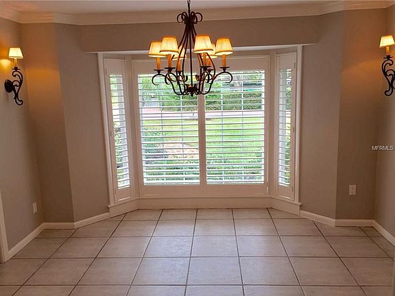 4th image of 1544 Manor Way S