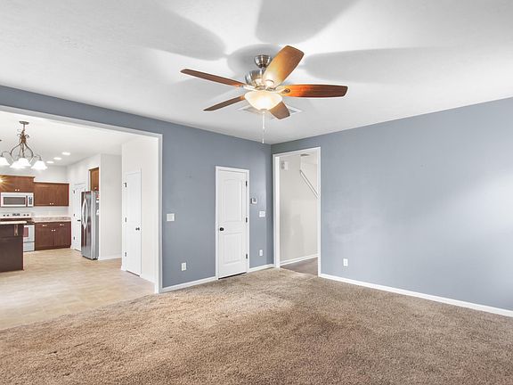 5th image of 709 Turning Crest Ln