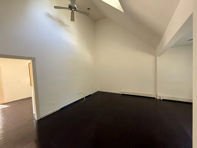 82 Upton Dr — Photo 4