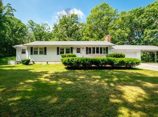 55 Chestnut St, Uxbridge, MA 01569