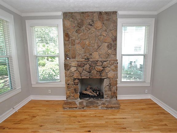 3rd image of 4326 Woodmere St