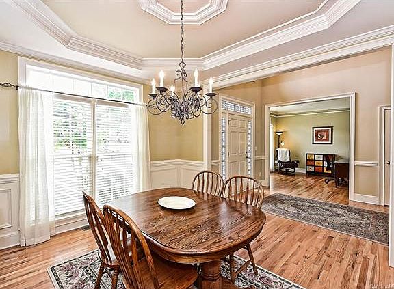5th image of 6425 Woodleigh Oaks Dr