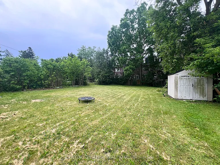 209 Hendon Ave #BASEMENT — Photo 2