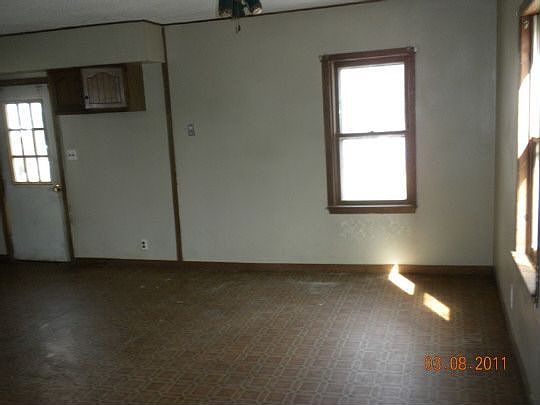 3rd image of 330 Penfield Pl