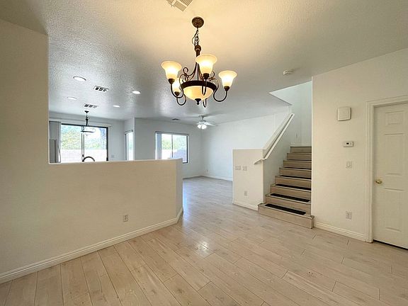 3rd image of 24 Yellow Flame Ave