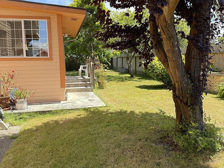 2303 B St — Photo 4
