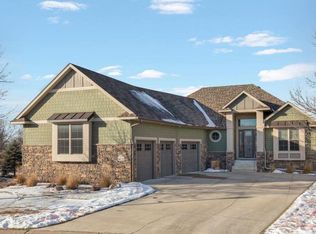 4415 Saint Andrews Dr, Blaine, MN 55449