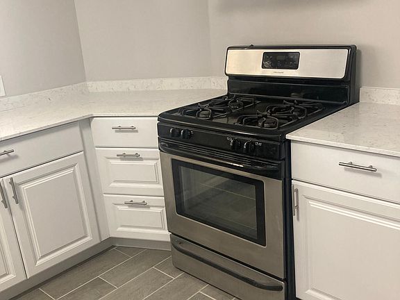4th image of 1903 Chapman Dr