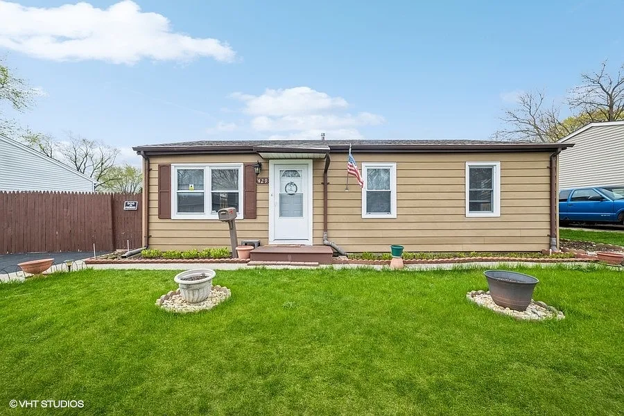 429 Singapore Ln photo 1