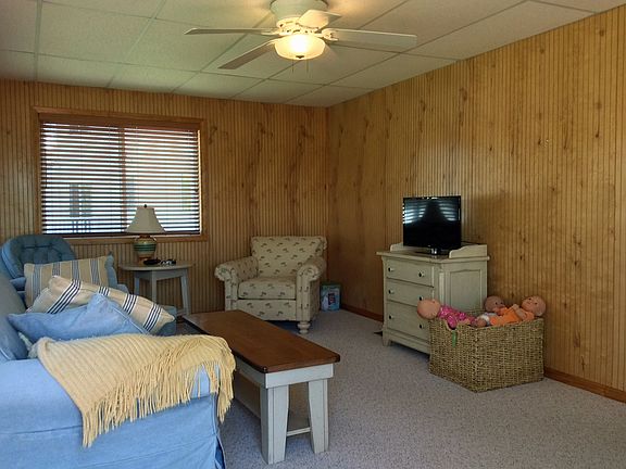 4th image of 11 Berkshire Dr