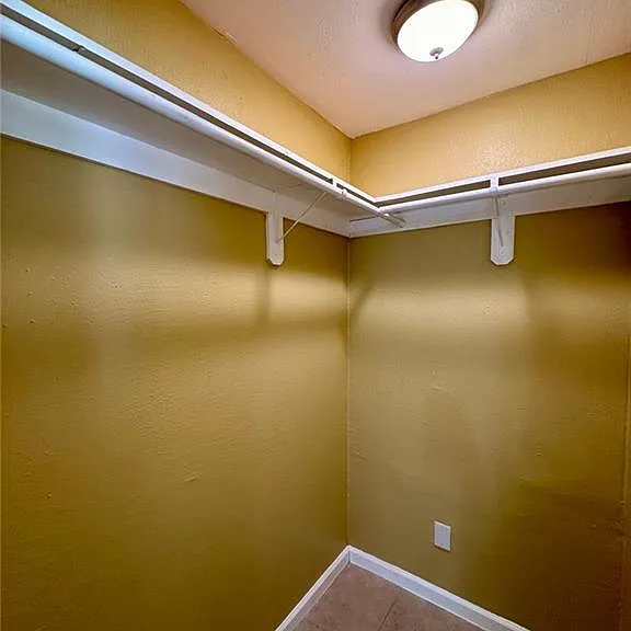 823 S 17th Ave — Photo 12