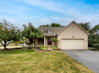 695 Hennigans Grove Rd, Grove City, OH 43123