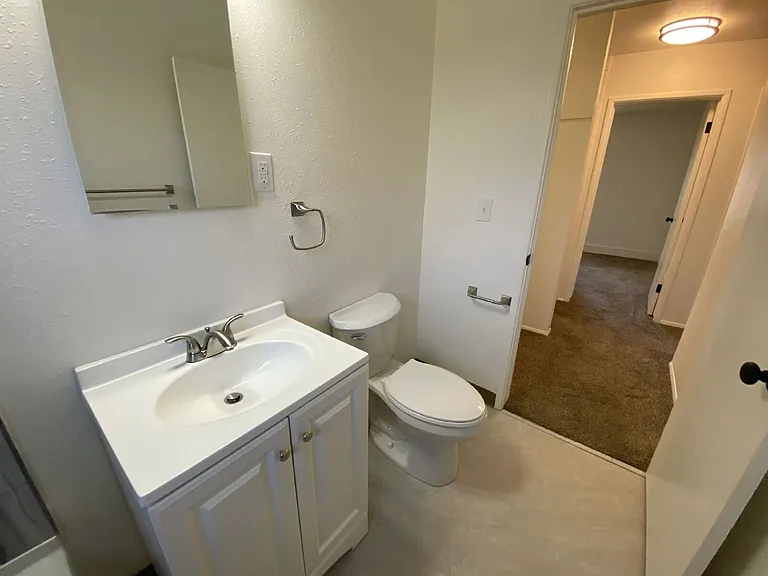 757 NE Alameda Ave — Photo 19
