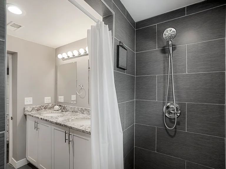 3653 N Monroe St — Photo 14