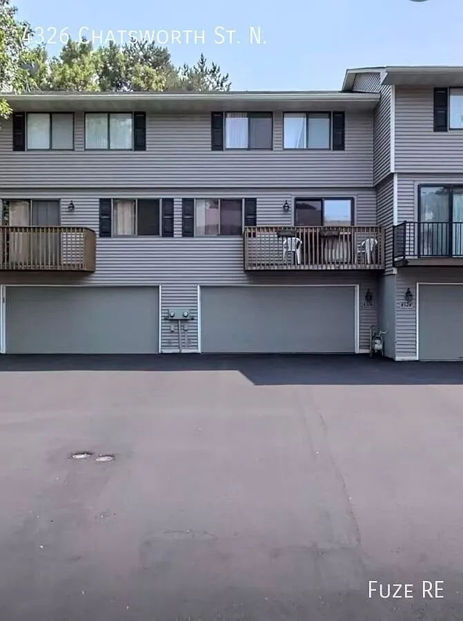 3 Bed Shoreview Townhome — Photo 1