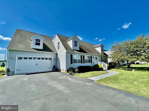 3rd image of 34122 Mulberry Ln