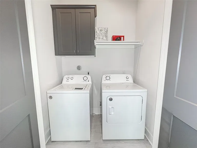 2404 Saint Charles St — Photo 22
