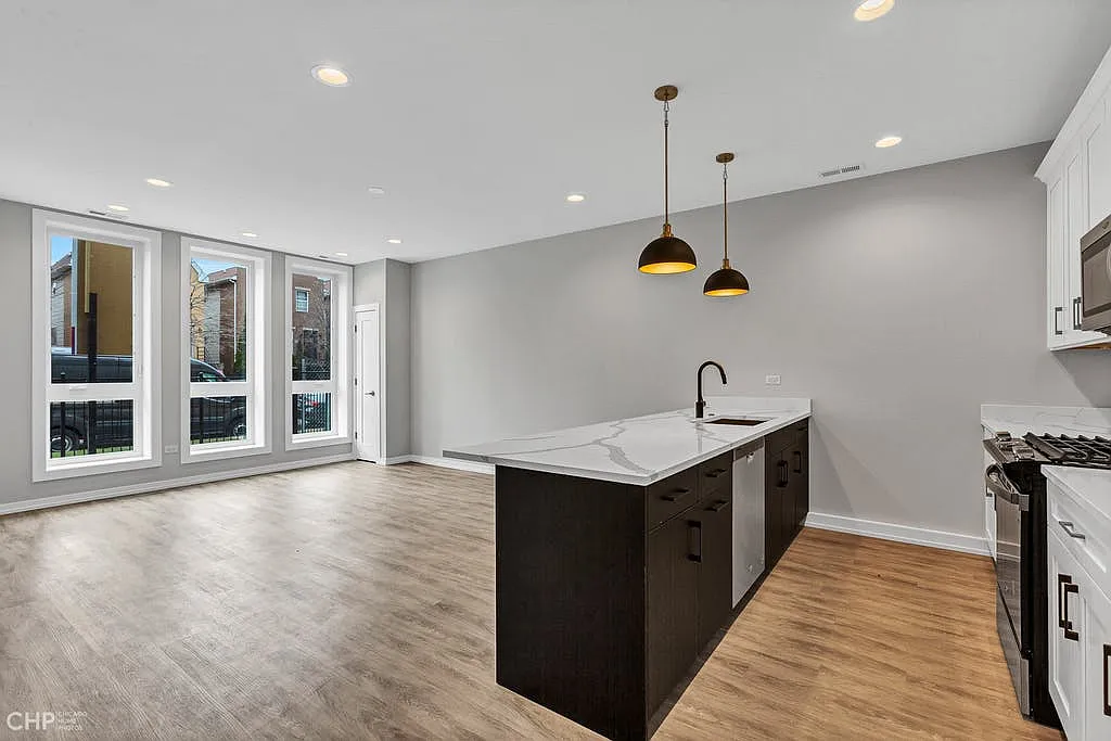 3 bed, 1400 sqft, $3,000 — Photo 4
