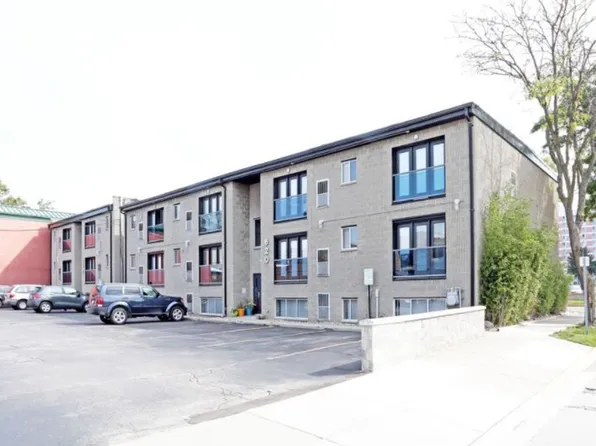 Center Street Place, 620 S Center St APT 305, Royal Oak, MI 48067