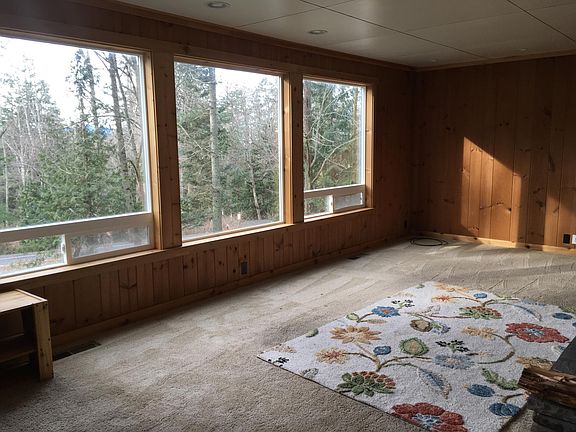 Large living room with big view windows!