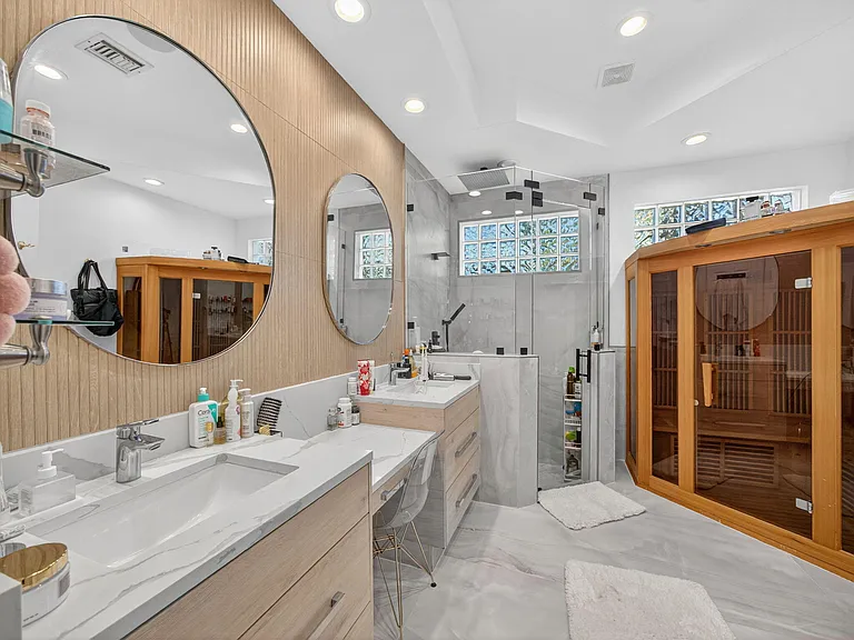 125 Pembroke Dr — Photo 13