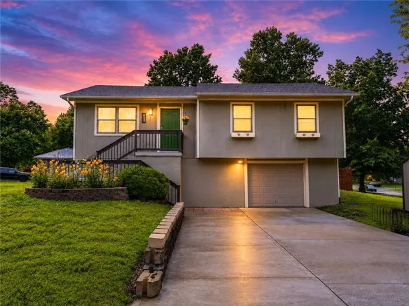 211 SE 51st Rd, Warrensburg, MO 64093